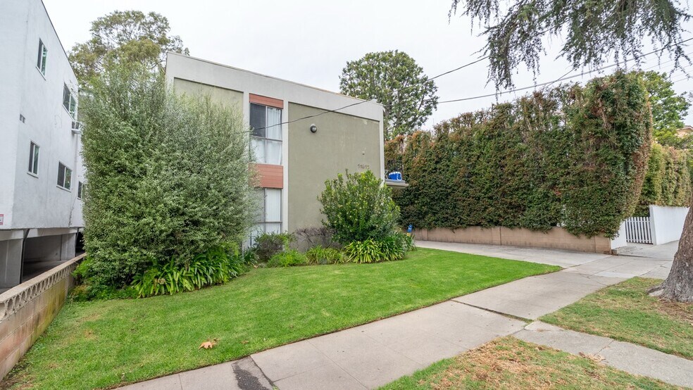 11915 Kiowa Ave, Los Angeles, CA à vendre - Photo du bâtiment - Image 2 de 26
