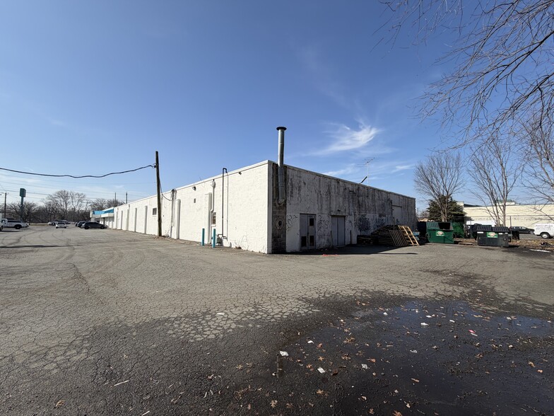 1734 N Olden Avenue, Ewing, NJ à louer - Photo du bâtiment - Image 3 de 4
