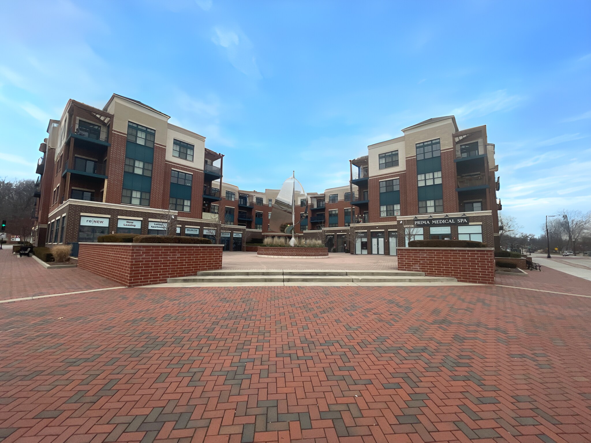 1 N Main St, Algonquin, IL à louer Photo du bâtiment- Image 1 de 9