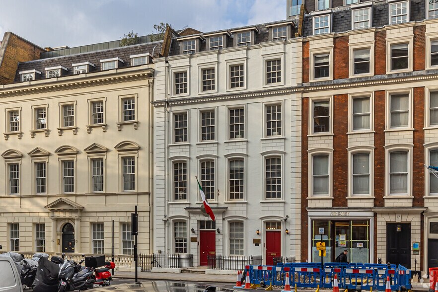 16-16A St George St, Londres à louer - Photo du bâtiment - Image 2 de 14