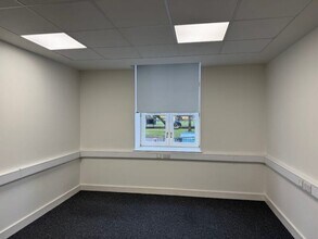 Ingrave Rd, Brentwood for lease Interior Photo- Image 2 of 2