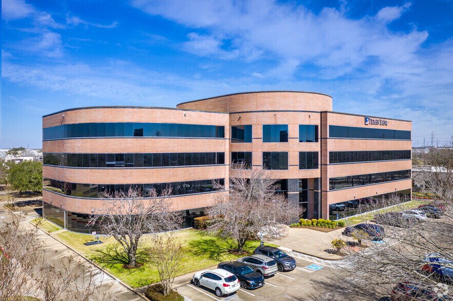 12946 Dairy Ashford Rd, Sugar Land, TX à louer - Photo du bâtiment - Image 1 de 9