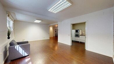 Office in Madrid, Madrid for lease Interior Photo- Image 2 of 8