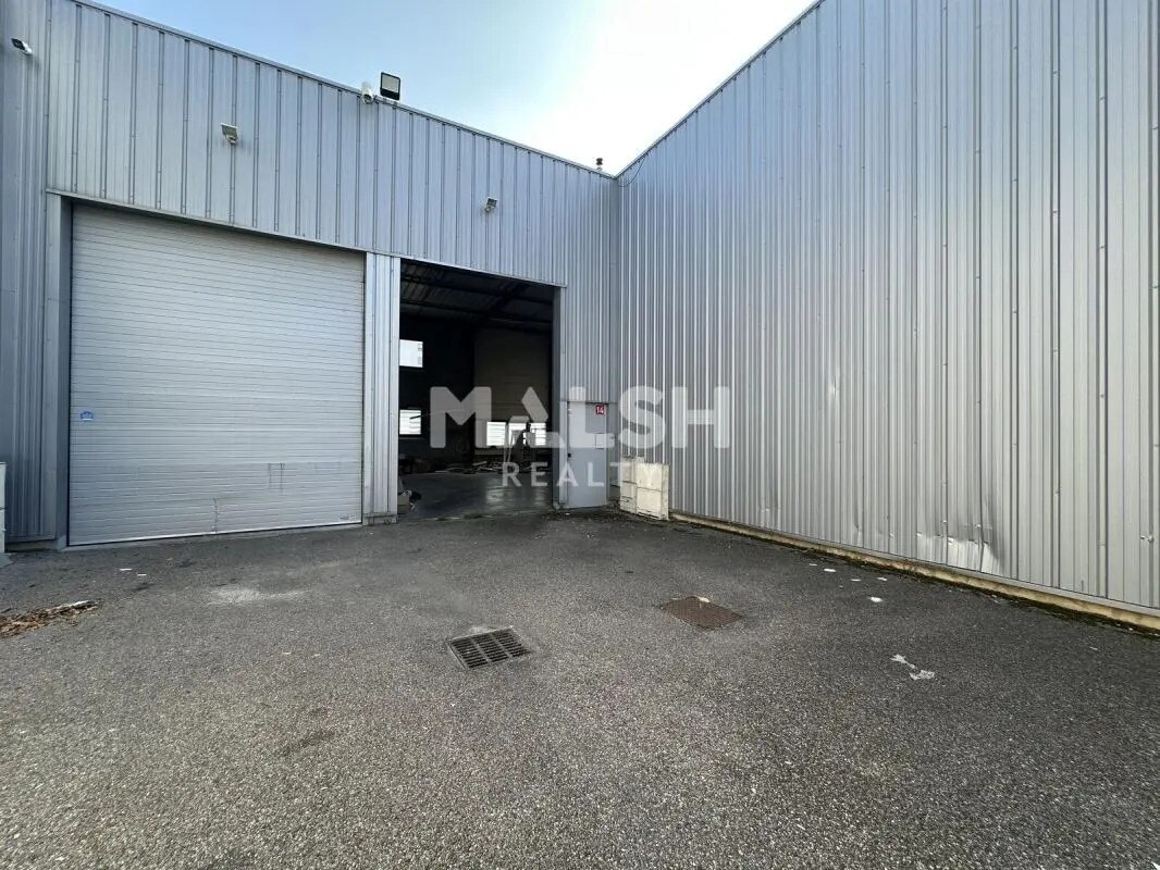 Flex dans Vénissieux à louer Photo du bâtiment- Image 1 de 10