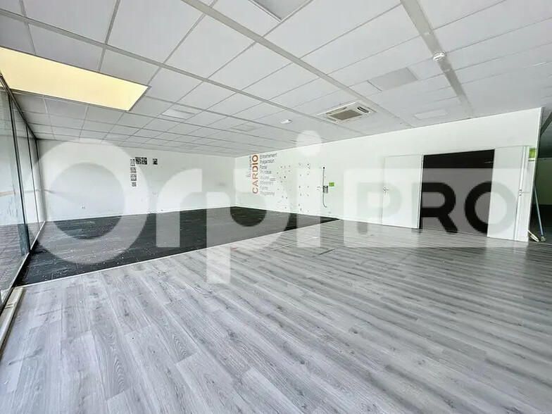 Retail in Montluçon for lease - Building Photo - Image 2 of 13