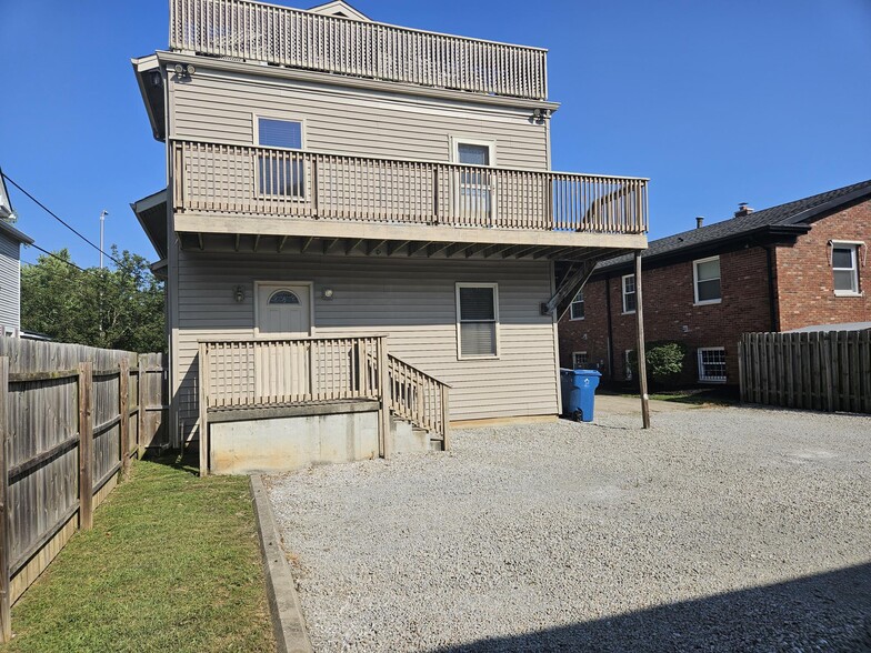 6132 N College Ave, Indianapolis, IN à louer - Photo du bâtiment - Image 3 de 14