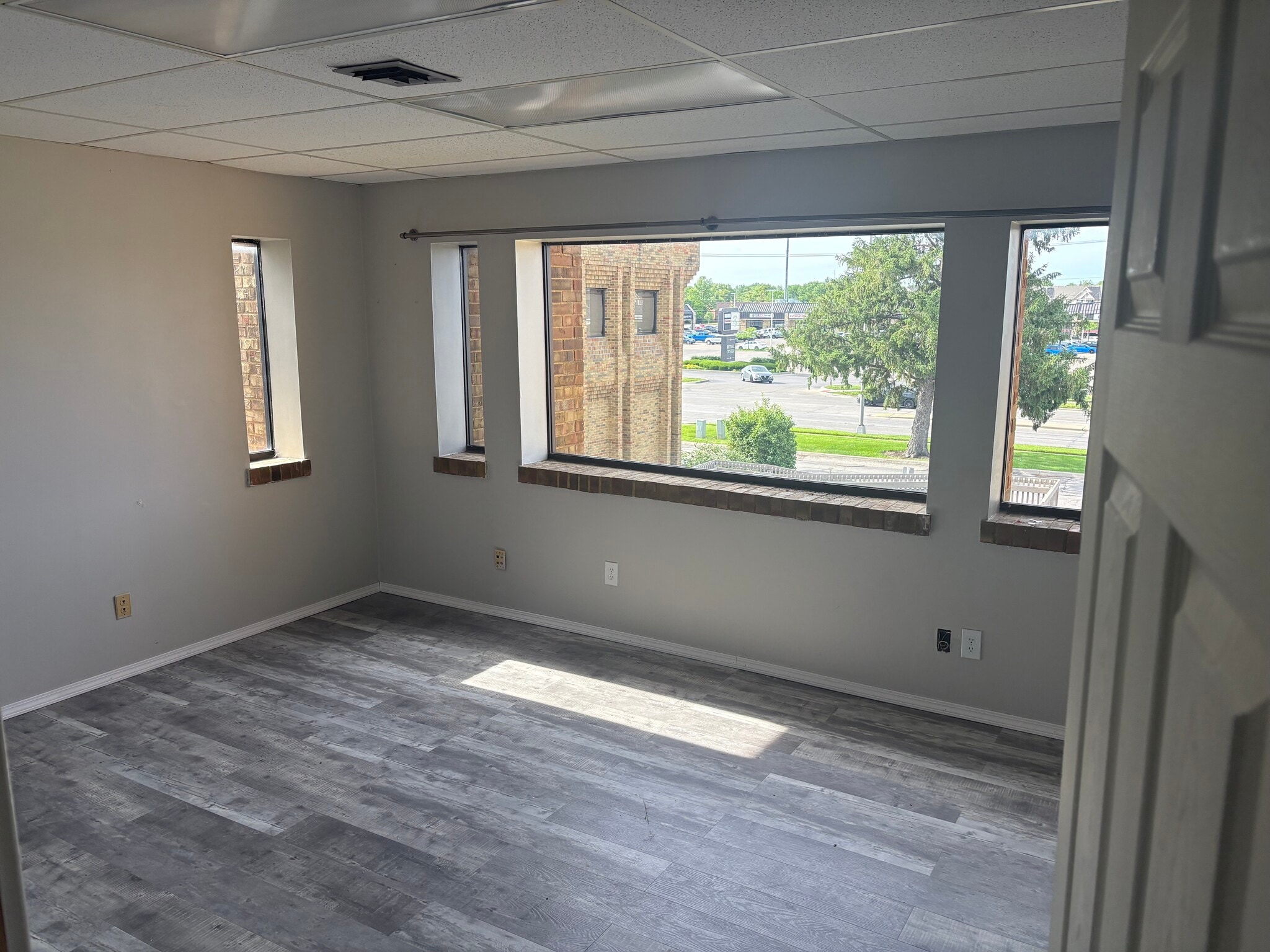 1505 Bethel Rd, Columbus, OH for lease Interior Photo- Image 1 of 6