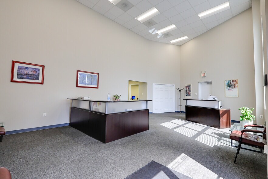 5713 Industry Ln, Frederick, MD à vendre - Photo intérieure - Image 2 de 16