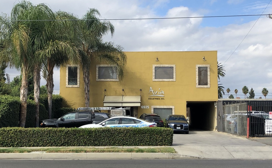 6925 Canoga Ave, Canoga Park, CA for sale - Building Photo - Image 1 of 1