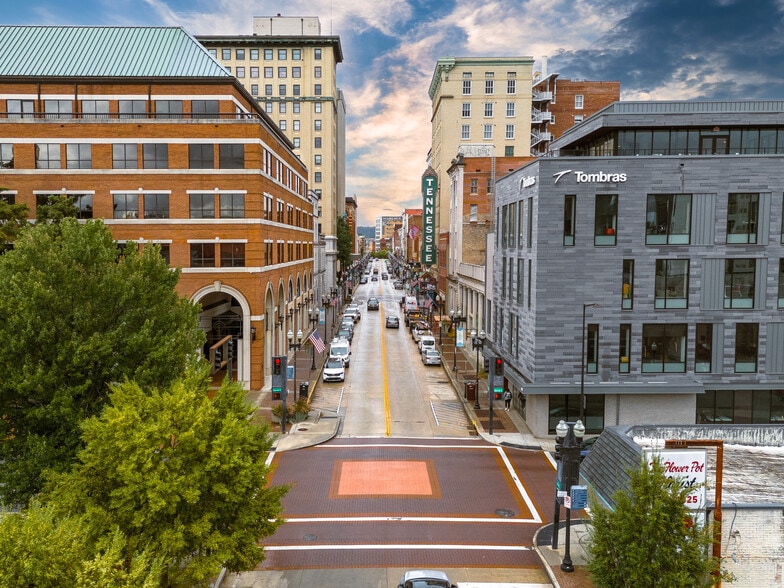 625 S Gay St, Knoxville, TN for lease - Building Photo - Image 2 of 16