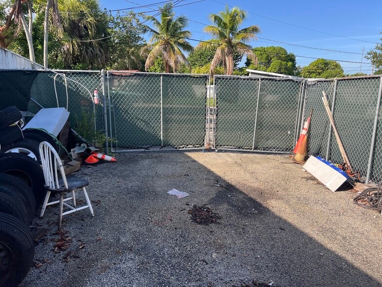 5720 Hallandale Beach Blvd, West Park, FL for sale - Building Photo - Image 3 of 30