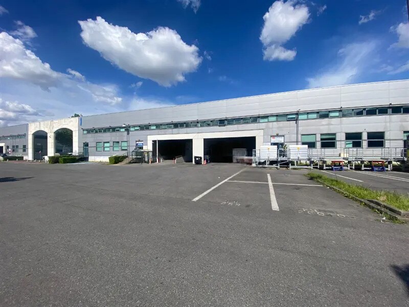 Industrial in Ivry-sur-Seine for lease Building Photo- Image 1 of 5