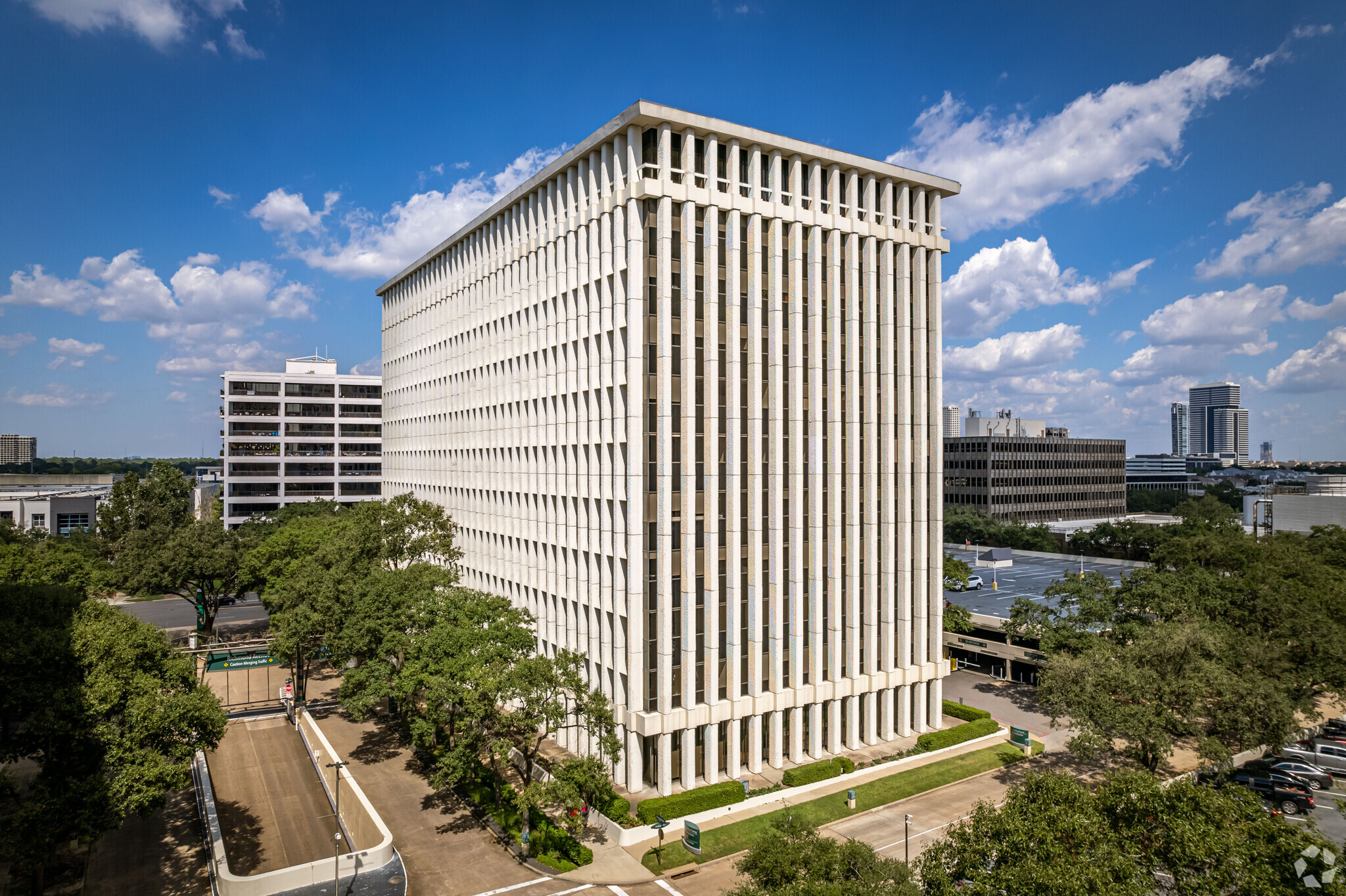 2 Greenway Plz, Houston, TX for lease Building Photo- Image 1 of 7