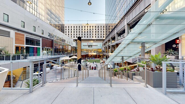 Plus de détails pour 750 W 7th St, Los Angeles, CA - Commerce de détail à louer