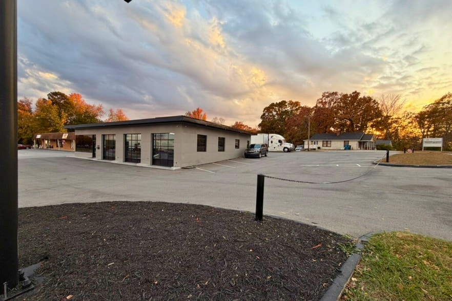 10951 N Main St, High Point, NC à louer - Photo du bâtiment - Image 3 de 3