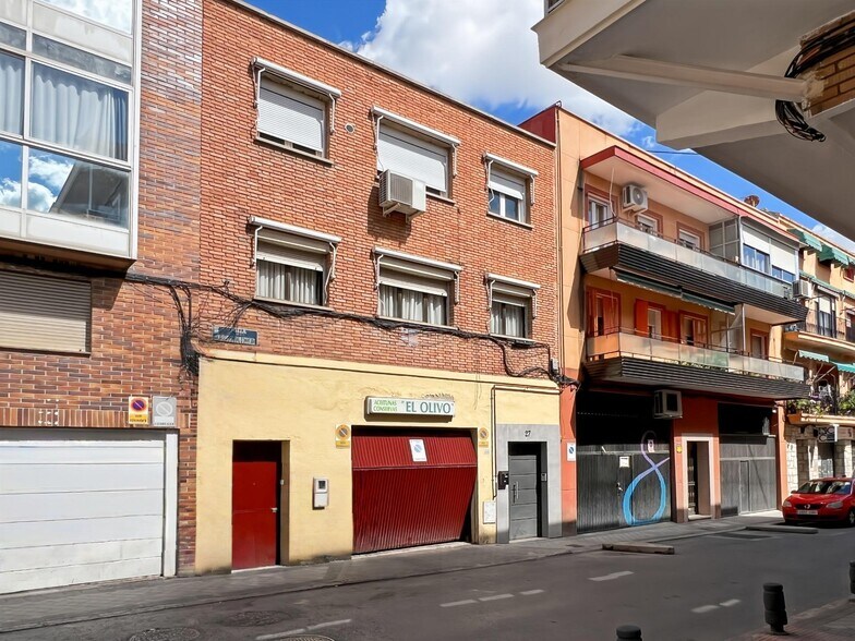Immeuble residentiel dans Madrid, Madrid à vendre - Photo du bâtiment - Image 1 de 2