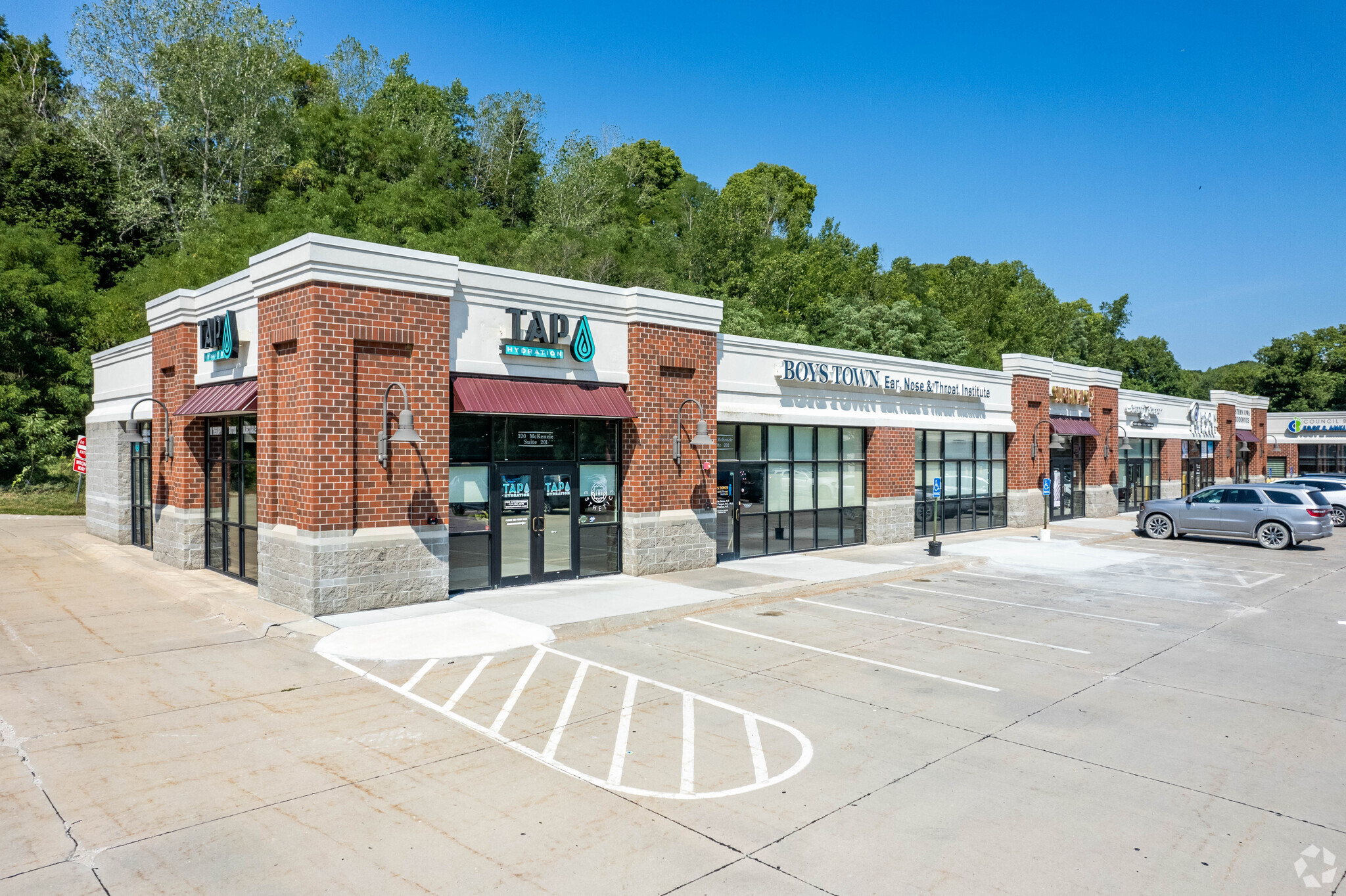 320 McKenzie Ave, Council Bluffs, IA for sale Primary Photo- Image 1 of 1