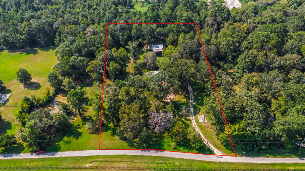 28140 Seven Sisters Rd, New Caney, TX à vendre - Photo du bâtiment - Image 2 de 6