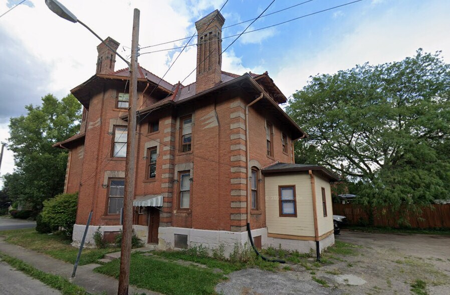 1021 Bryden Rd, Columbus, OH à vendre - Photo du bâtiment - Image 2 de 8