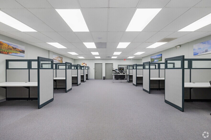 252 Depot Rd, Milford, CT à louer - Photo du bâtiment - Image 2 de 74