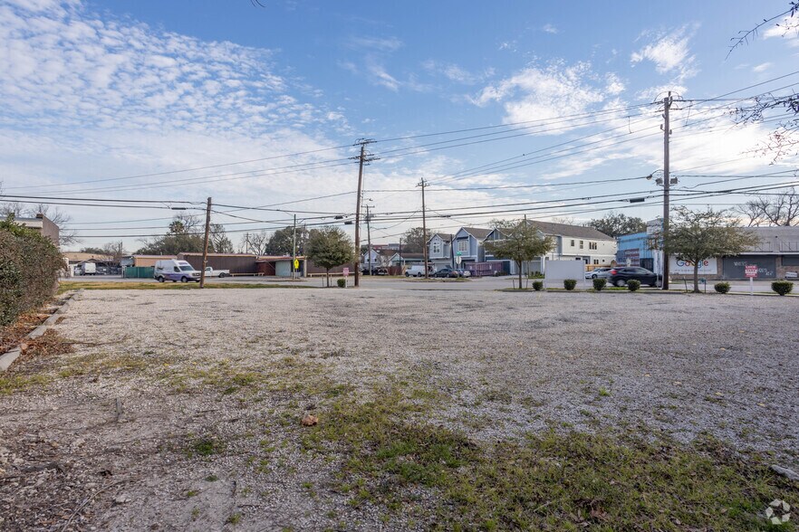 4901 N Main St, Houston, TX à louer - Photo du bâtiment - Image 3 de 4