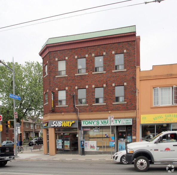 1123-1125 St Clair Ave W, Toronto, ON à louer - Photo du bâtiment - Image 2 de 2