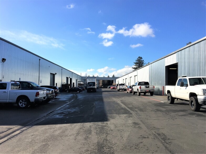 1360 N McDowell Blvd, Petaluma, CA for lease - Building Photo - Image 2 of 2