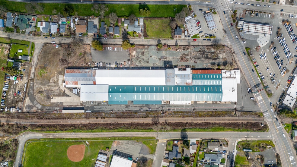 934 S Main St, Willits, CA for lease - Building Photo - Image 2 of 33