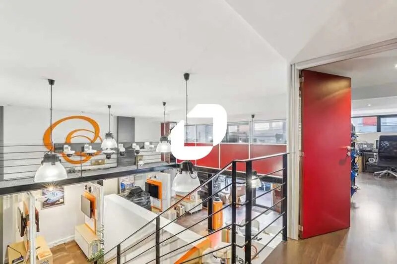 Bureau dans Ivry-sur-Seine à louer - Photo du bâtiment - Image 2 de 16