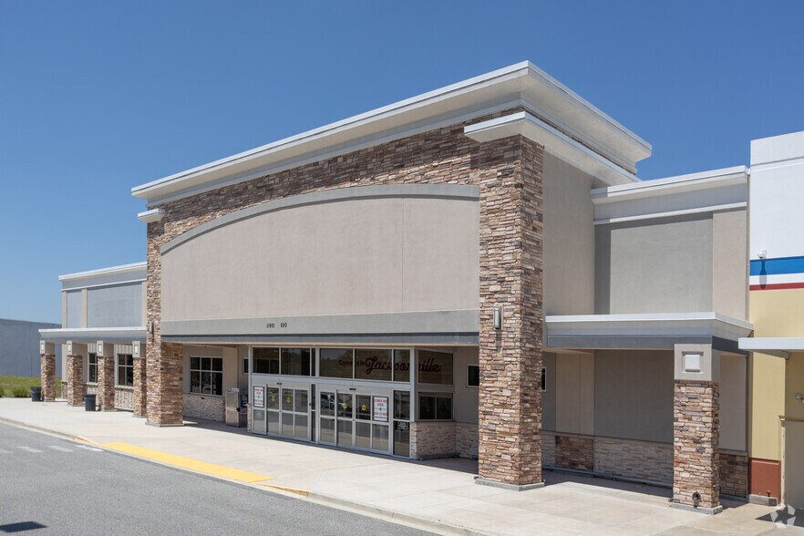 11901 Atlantic Blvd, Jacksonville, FL à louer - Photo du bâtiment - Image 2 de 5