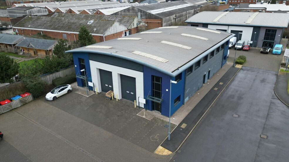 Blackhorse Rd, Exhall à louer - Photo du bâtiment - Image 3 de 11