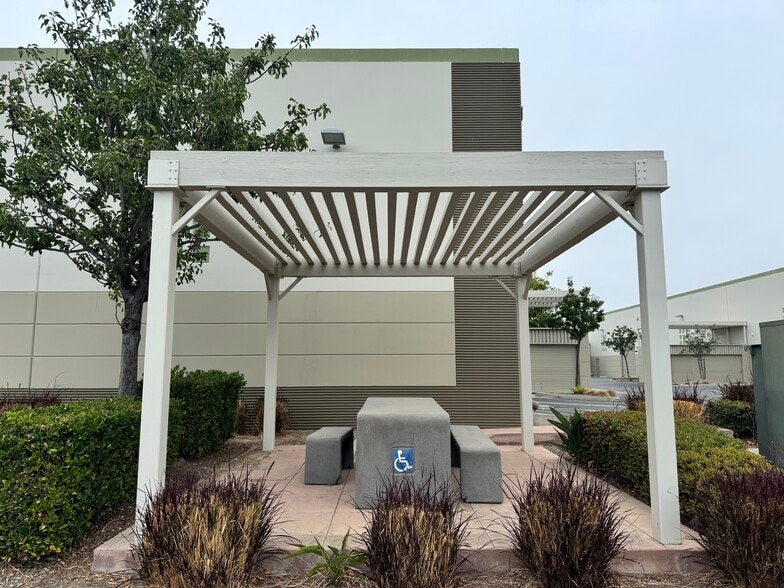 758 Calle Plano, Camarillo, CA for lease - Building Photo - Image 3 of 14
