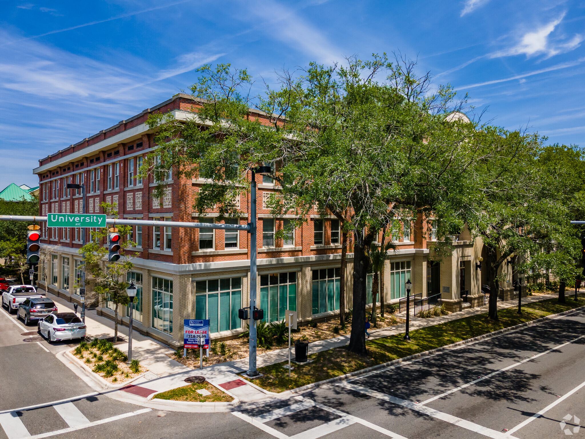 300 E University Ave, Gainesville, FL à vendre Photo du bâtiment- Image 1 de 1