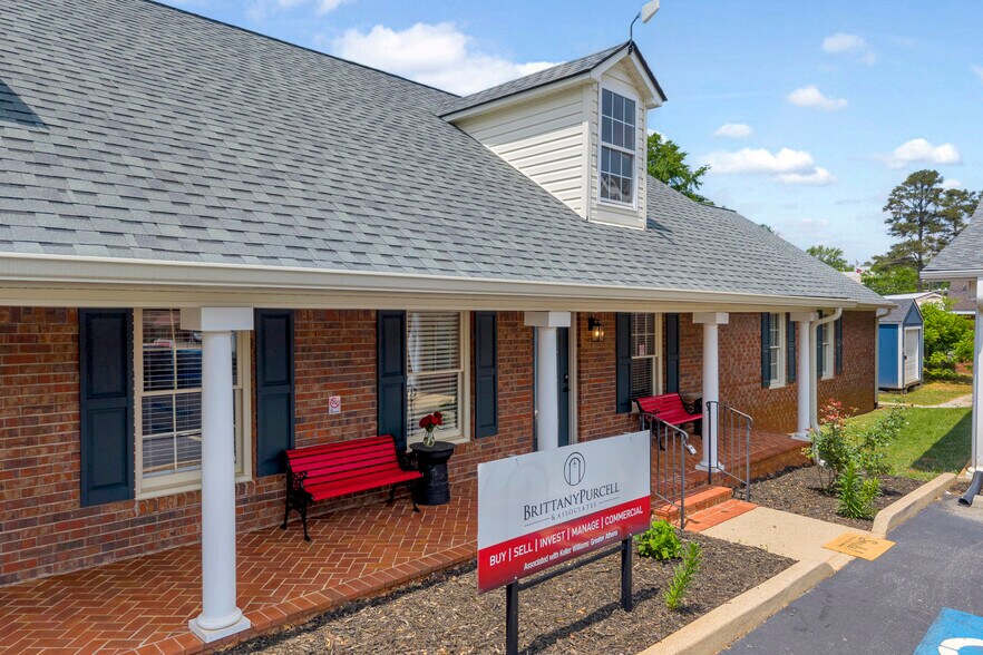 679 Hospital Rd, Commerce, GA à louer - Photo du bâtiment - Image 2 de 21