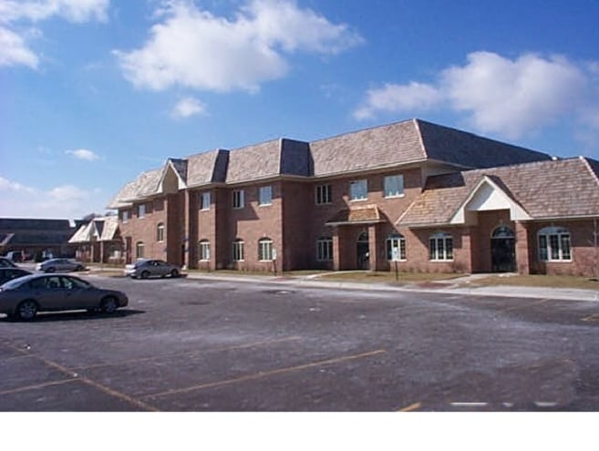 1880 W Winchester Rd, Libertyville, IL à vendre - Photo du bâtiment - Image 2 de 22
