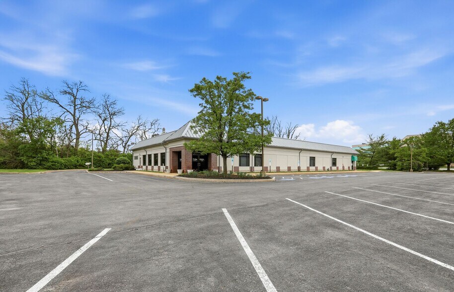 111 Arrandale Blvd, Exton, PA à louer - Photo du bâtiment - Image 3 de 25