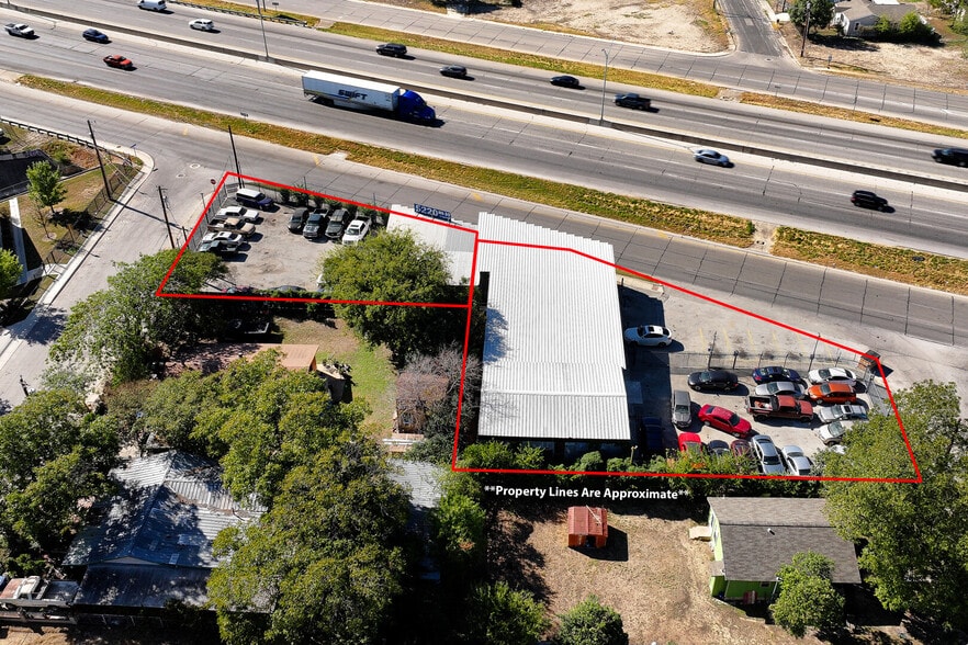 5220 Interstate Highway 35 S, San Antonio, TX for sale - Building Photo - Image 2 of 26