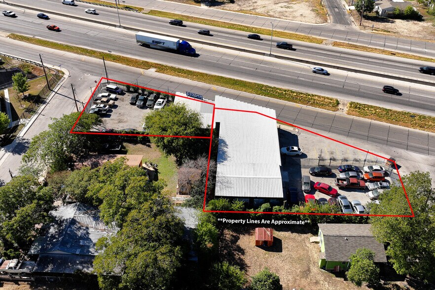5220 Interstate Highway 35 S, San Antonio, TX à vendre - Photo du bâtiment - Image 2 de 26