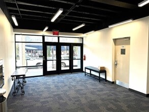 75 W Lockwood Ave, Webster Groves, MO à louer Photo du bâtiment- Image 1 de 6