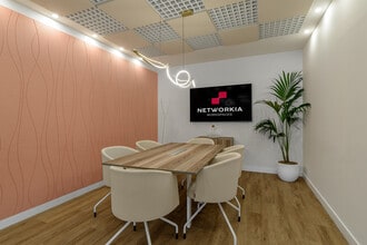 Networkia Colón, Pº Castellana, 18, Madrid, Madrid for lease Interior Photo- Image 1 of 2