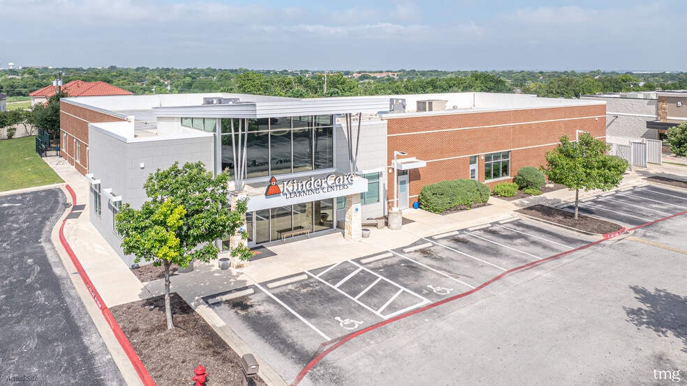 1900 S A W Grimes Blvd, Round Rock, TX for sale - Building Photo - Image 3 of 10