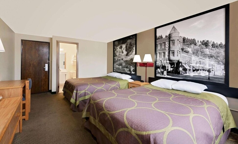 440 Heritage Dr, Spearfish, SD for sale - Interior Photo - Image 2 of 5