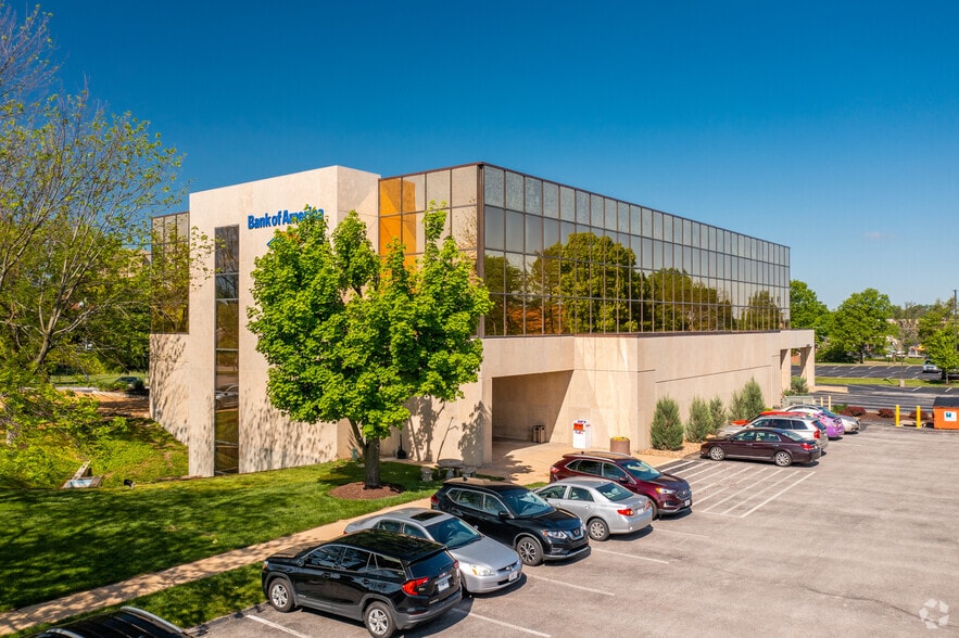 2200 Westport Plaza Dr, Saint Louis, MO for lease - Building Photo - Image 1 of 5