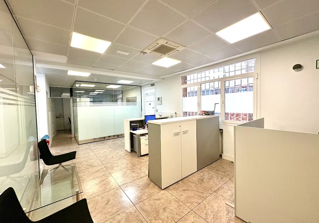 Bureau/Commerce de détail dans Madrid, Madrid à louer Photo intérieure- Image 1 de 3