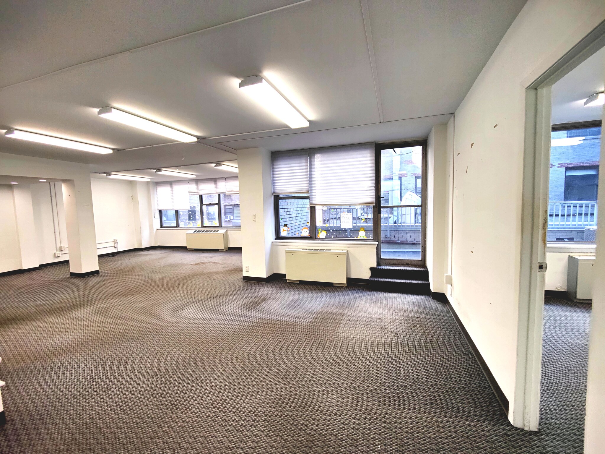 155 E 55th St, New York, NY for lease Interior Photo- Image 1 of 10