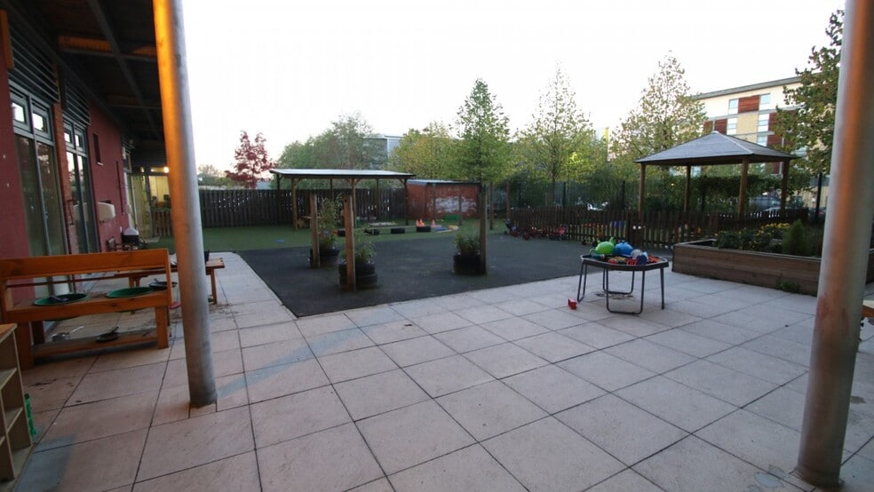 2 Printers Av, Watford for lease - Building Photo - Image 2 of 3