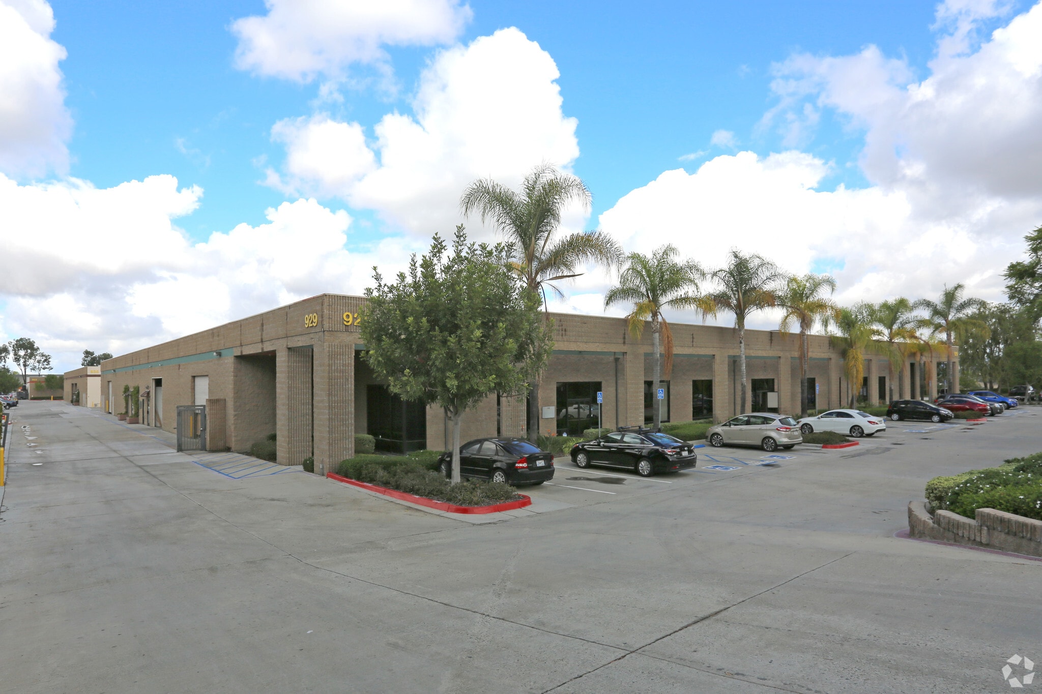 929 Poinsettia Ave, Vista, CA for lease Building Photo- Image 1 of 17