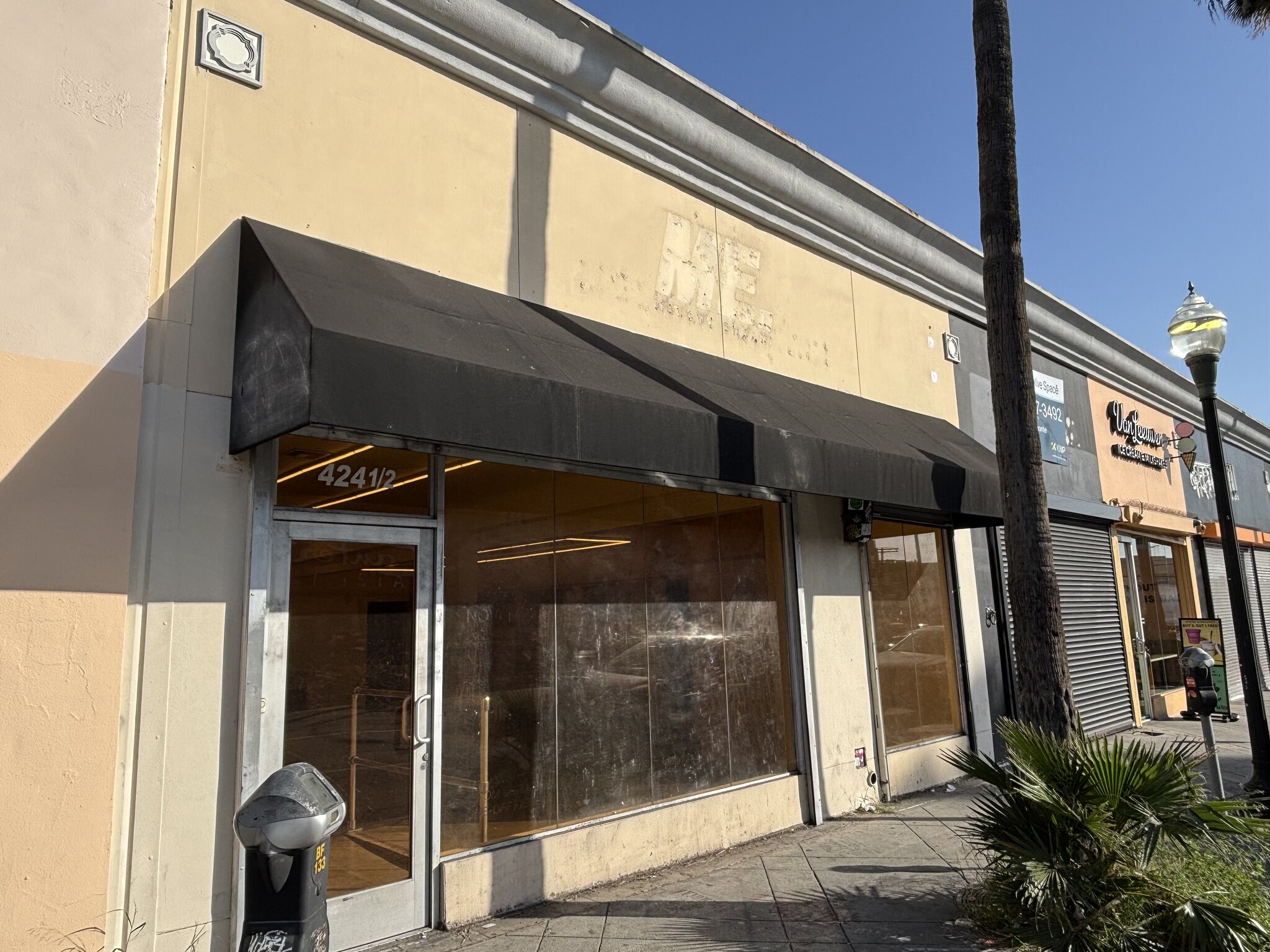 416-424 N Fairfax Ave, Los Angeles, CA à louer Photo intérieure- Image 1 de 5