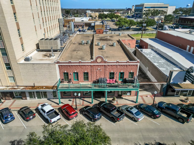 211 N Main St, Bryan, TX for lease - Building Photo - Image 2 of 10