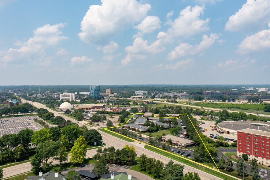 27650-27652 Franklin Rd, Southfield, MI à louer - Aérien - Image 3 de 44